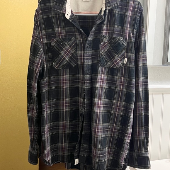 VANS “ Off the Wall “ shirt 📚‼️" - Picture 2 of 8